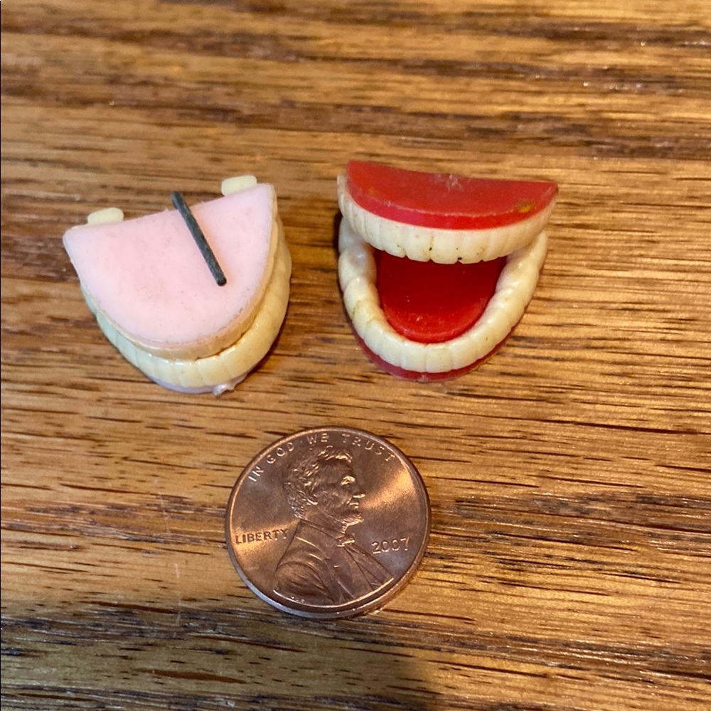 Vintage Novelty teeth, miniature